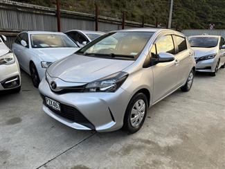 2015 Toyota Vitz - Thumbnail