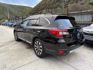 2016 Subaru Outback - Thumbnail