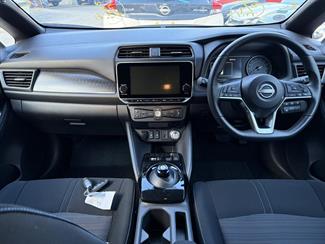 2022 Nissan Leaf - Thumbnail