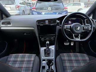 2018 Volkswagen Golf - Thumbnail