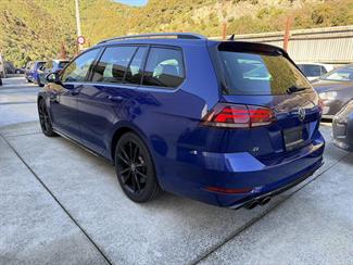 2018 Volkswagen Golf - Thumbnail