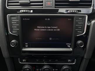 2016 Volkswagen Golf - Thumbnail