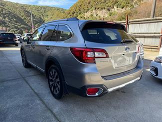 2016 Subaru Outback - Thumbnail