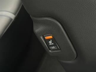 2020 Nissan Leaf - Thumbnail