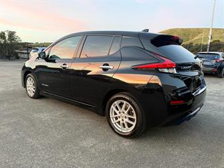 2021 Nissan Leaf - Thumbnail