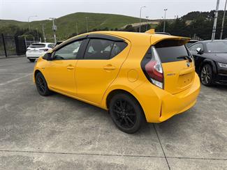 2017 Toyota AQUA - Thumbnail