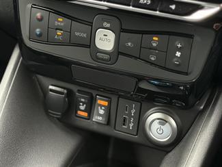 2020 Nissan Leaf - Thumbnail