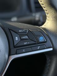 2022 Nissan Leaf - Thumbnail