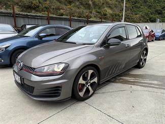 2014 Volkswagen Golf - Thumbnail