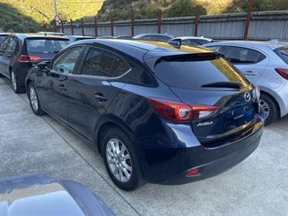 2016 Mazda Axela - Thumbnail