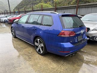 2017 Volkswagen Golf - Thumbnail
