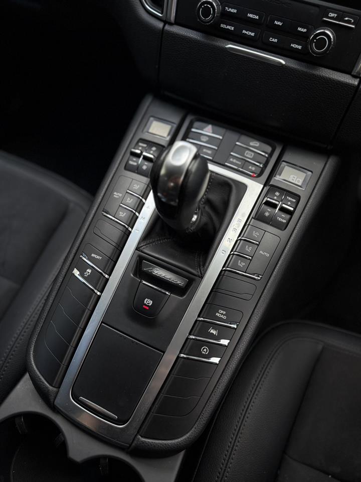 2016 Porsche Macan