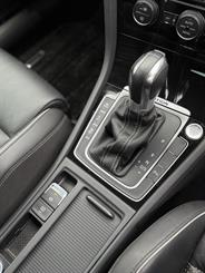 2017 Volkswagen Golf - Thumbnail