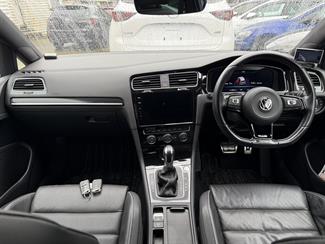 2017 Volkswagen Golf - Thumbnail