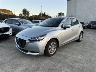2021 Mazda 2 - Thumbnail