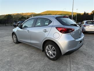 2021 Mazda 2 - Thumbnail