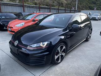 2015 Volkswagen Golf - Thumbnail