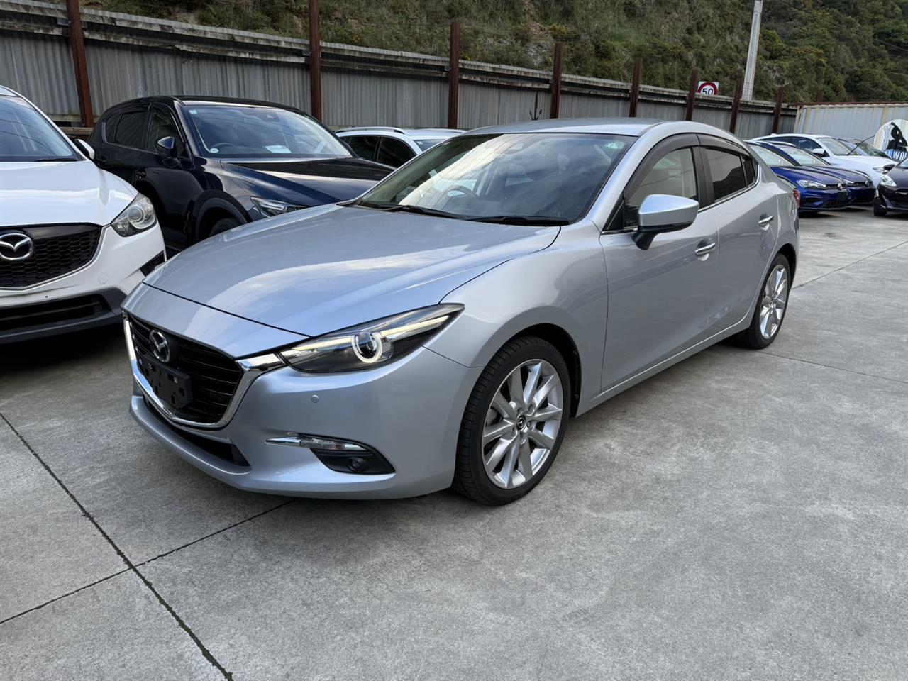 2017 Mazda Axela