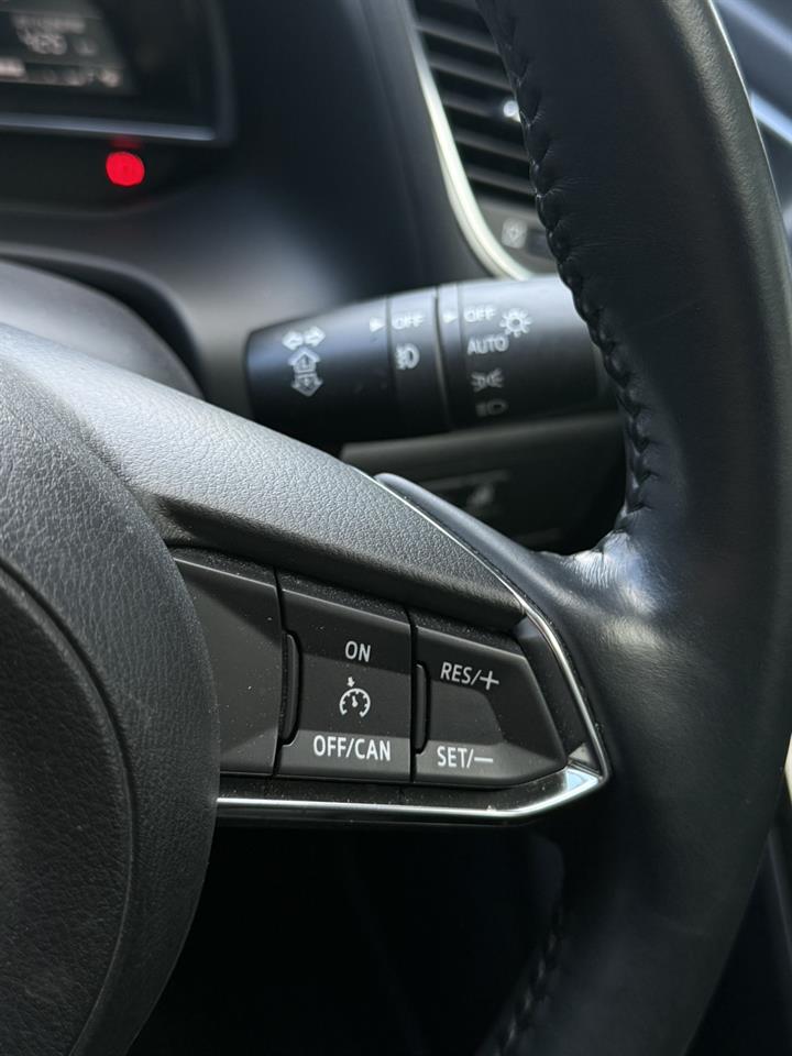 2017 Mazda Axela