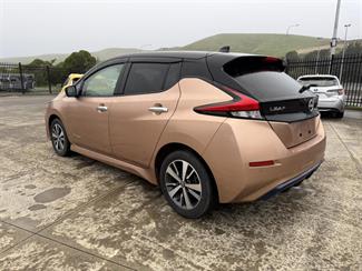 2021 Nissan Leaf - Thumbnail