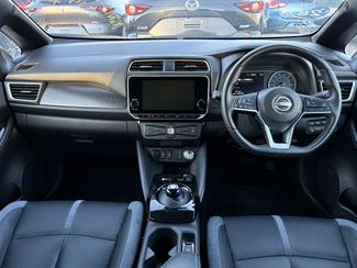 2021 Nissan Leaf - Thumbnail