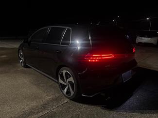 2017 Volkswagen Golf - Thumbnail