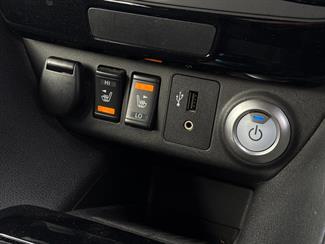 2018 Nissan Leaf - Thumbnail