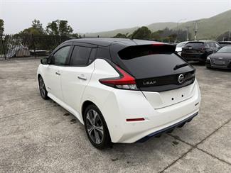 2018 Nissan Leaf - Thumbnail
