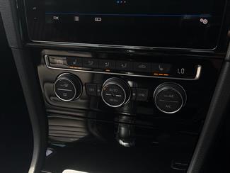 2017 Volkswagen Golf - Thumbnail