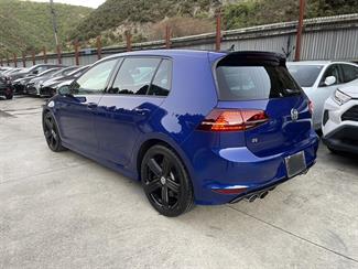 2016 Volkswagen Golf - Thumbnail