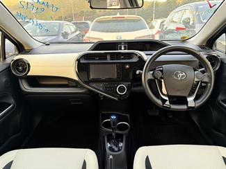 2017 Toyota AQUA - Thumbnail