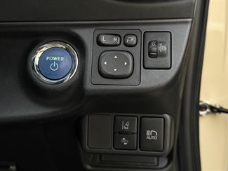 2017 Toyota AQUA - Thumbnail