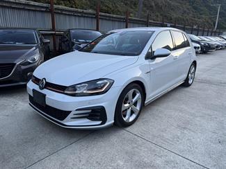 2017 Volkswagen Golf - Thumbnail