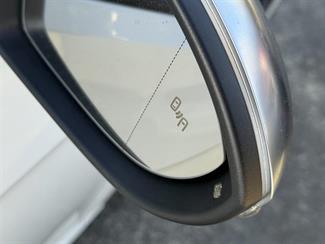 2016 Volkswagen Golf - Thumbnail
