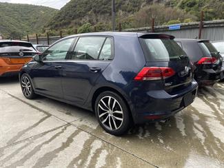 2015 Volkswagen Golf - Thumbnail