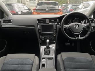 2015 Volkswagen Golf - Thumbnail