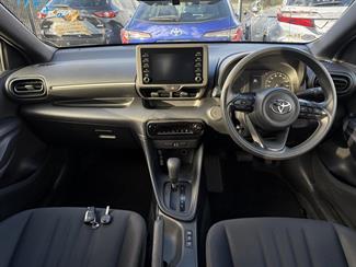 2021 Toyota Yaris - Thumbnail